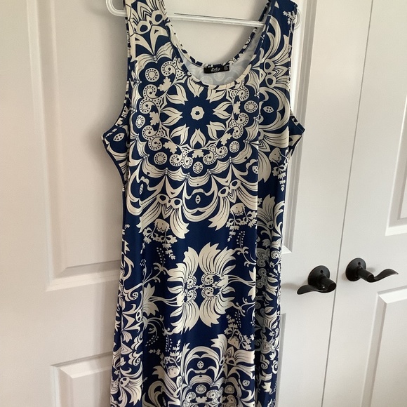 Women’s sleeveless dress - Picture 1 of 3